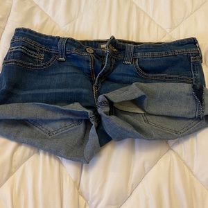 Jean booty shorts low rise , size 5